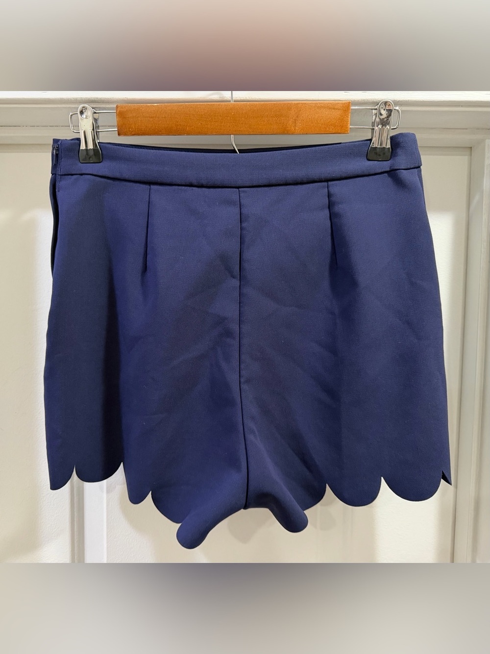 H&M Navy Scalloped Side Zip Shorts Size 8 - Picture 3 of 12